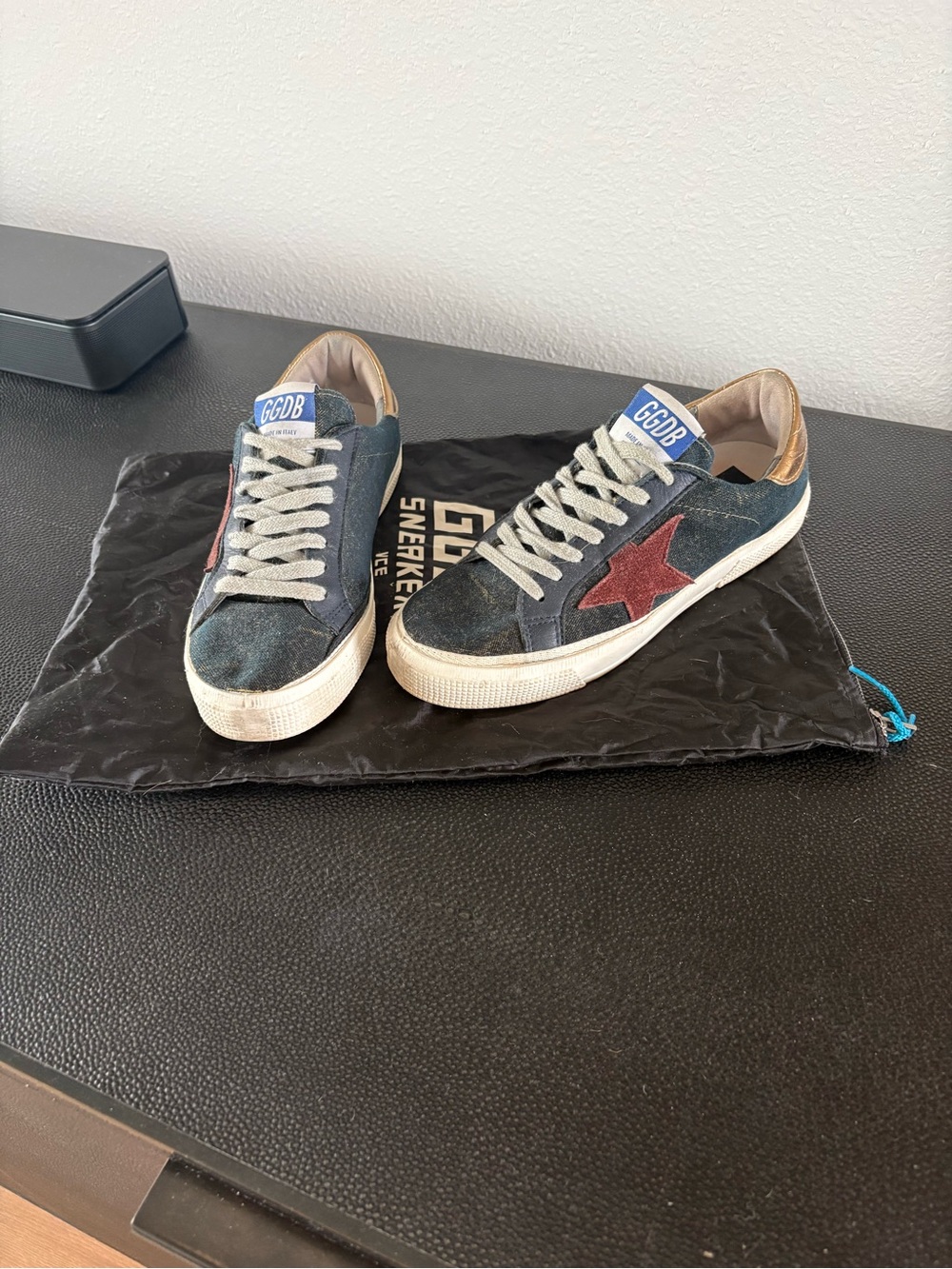 Golden Goose Low-Top Sneakers - Navy with Red Star